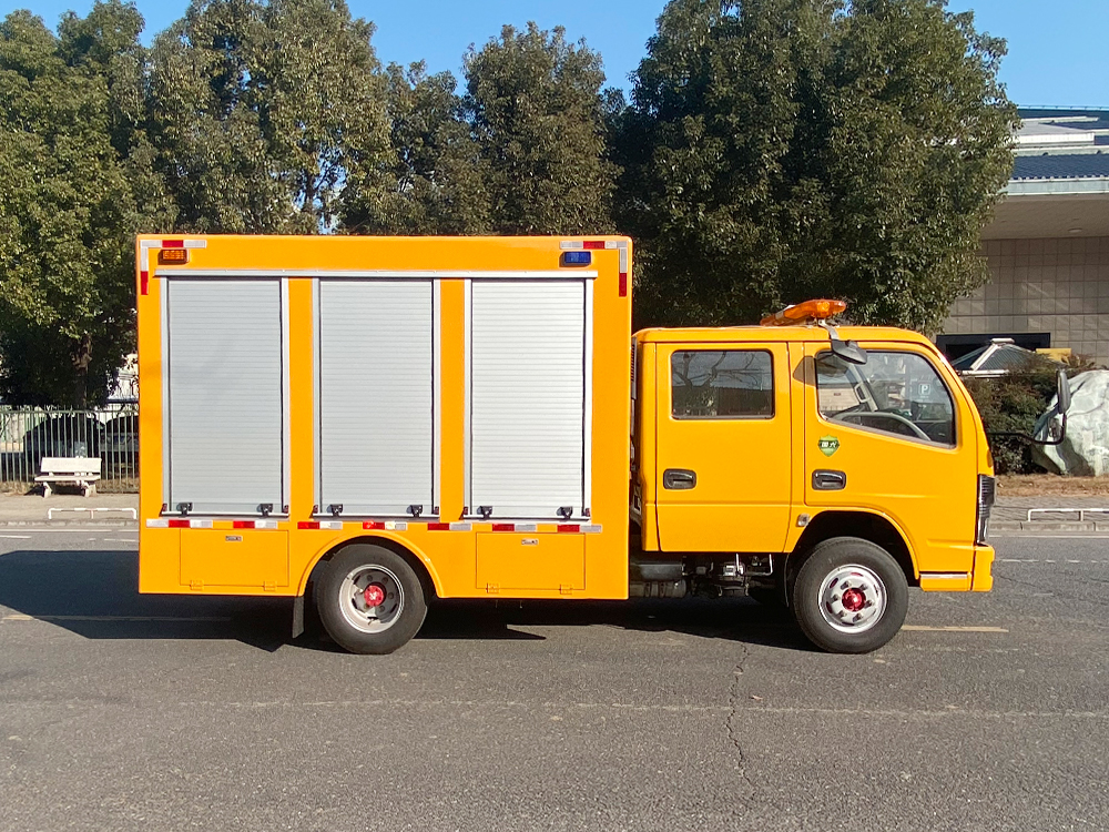 東風多利卡雙排座工程救險車 東風多利卡雙排座工程救險車