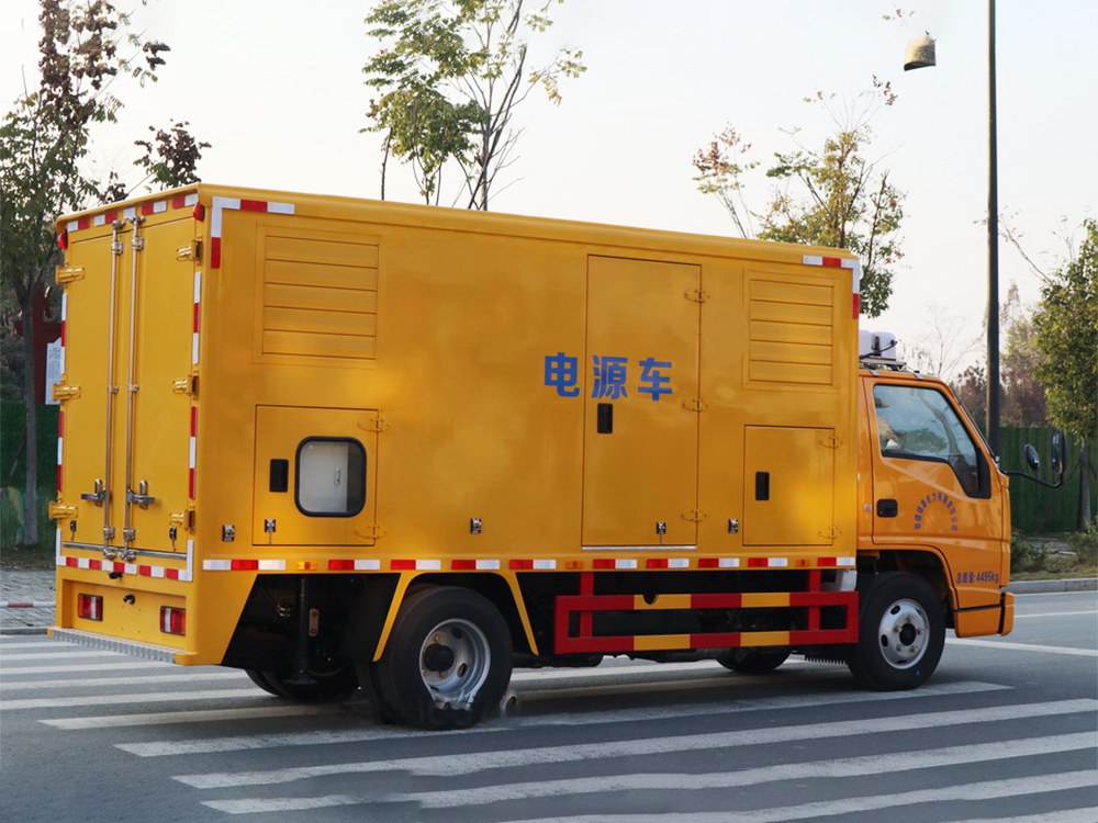 江鈴30-50KW電源車 江鈴30-50KW電源車