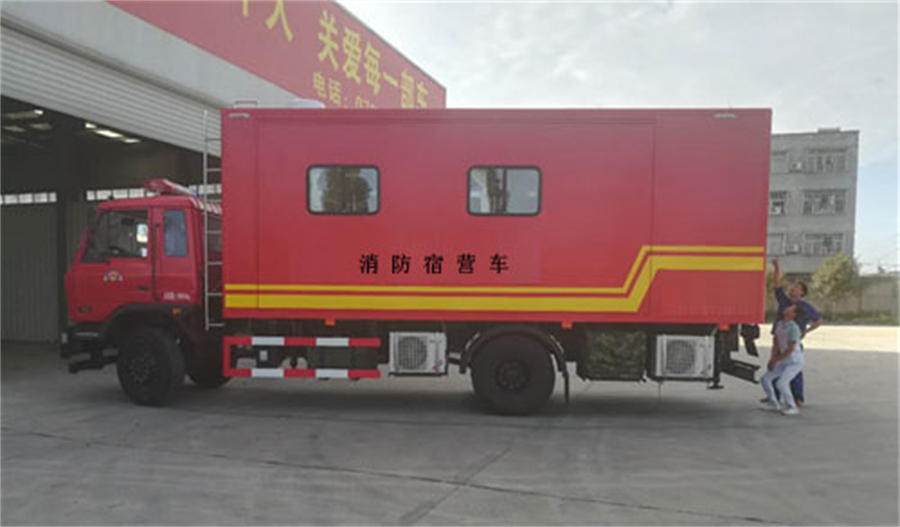 東風越野四驅12人宿營車