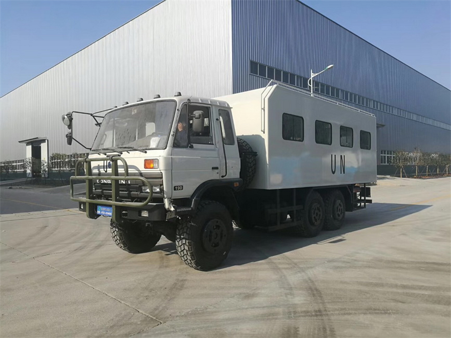 六驅越野8人宿營車 六驅越野8人宿營車