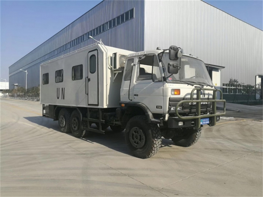 六驅越野8人宿營車 六驅越野8人宿營車