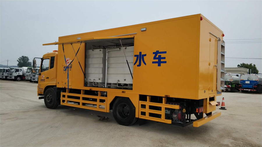 東風(fēng)天錦凈水車(chē) 東風(fēng)天錦凈水車(chē)