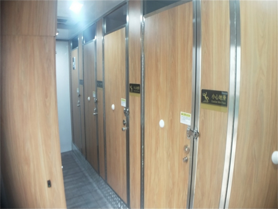 東風(fēng)天錦7蹲位環(huán)保廁所車(chē)