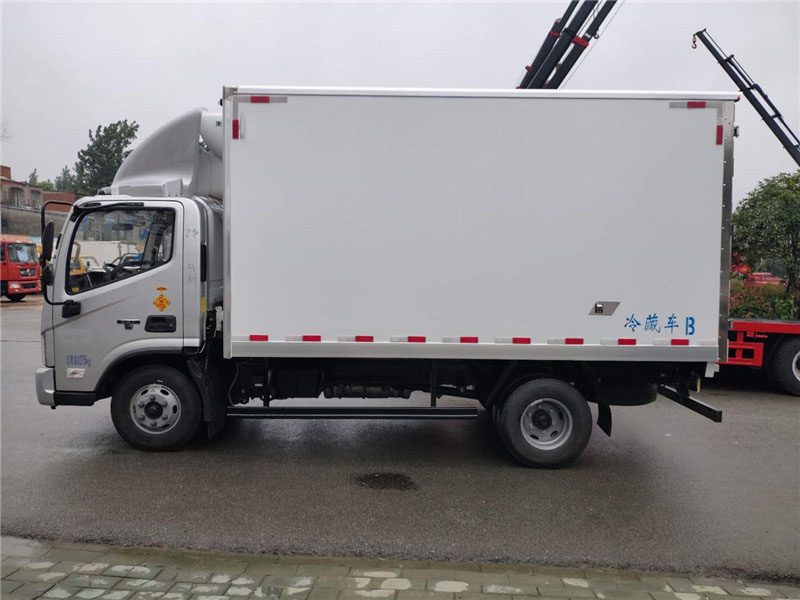 國(guó)六 福田歐馬可156馬力肉鉤冷藏車(chē) 國(guó)六 福田歐馬可156馬力肉鉤冷藏車(chē)