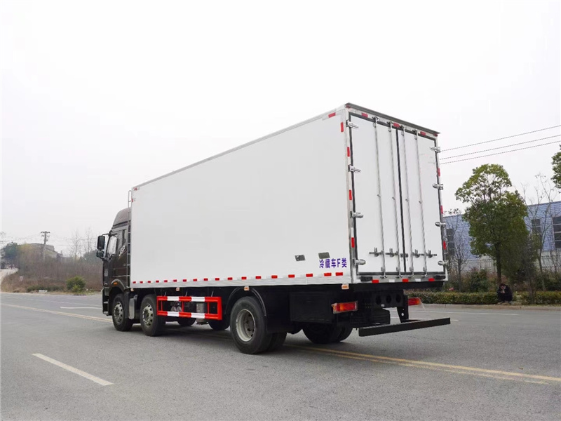 解放J6P小三軸冷藏車 解放J6P小三軸冷藏車
