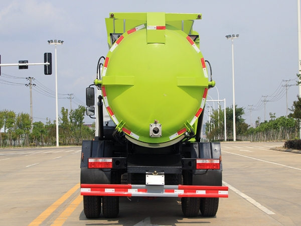 國六東風D9 9.5方 餐廚垃圾車圓罐 國六東風D9 9.5方 餐廚垃圾車圓罐