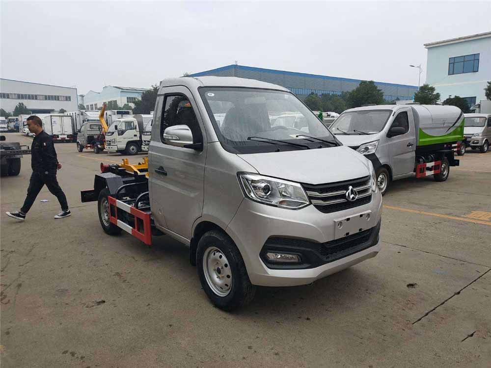 國(guó)六3-4方 藍(lán)牌長(zhǎng)安 勾臂垃圾車 國(guó)六3-4方 藍(lán)牌長(zhǎng)安 勾臂垃圾車