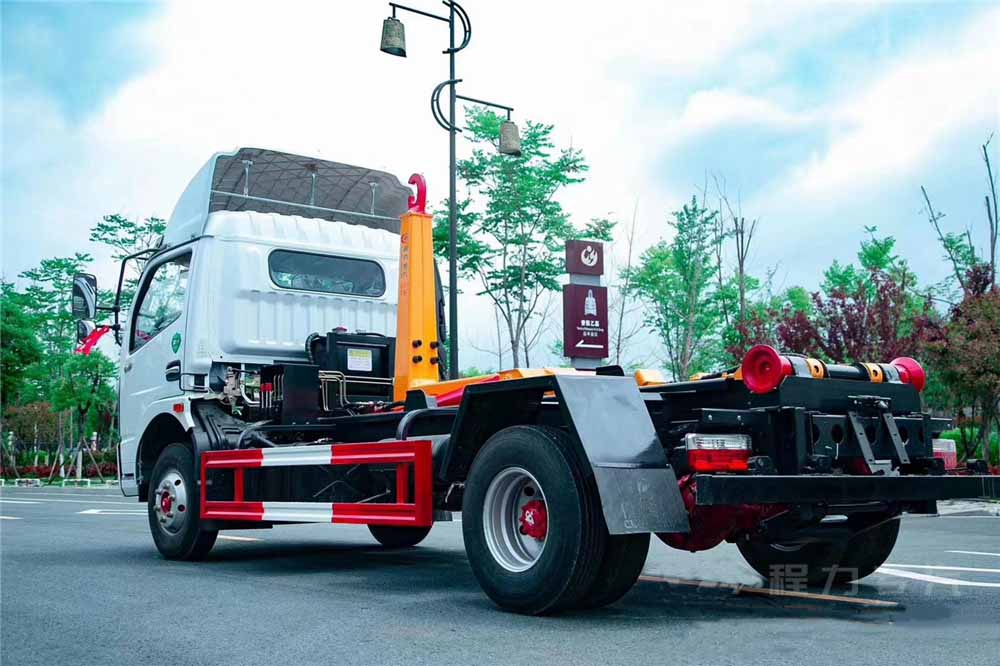 國六7-8方東風D7 勾臂垃圾車 國六7-8方東風D7 勾臂垃圾車