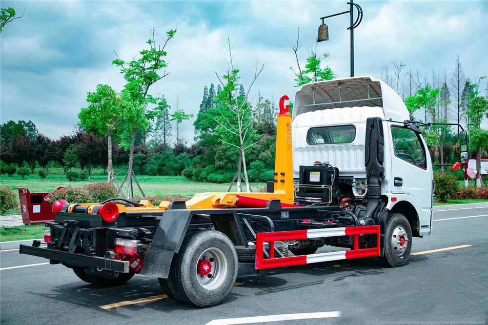 國六7-8方東風D7 勾臂垃圾車 國六7-8方東風D7 勾臂垃圾車