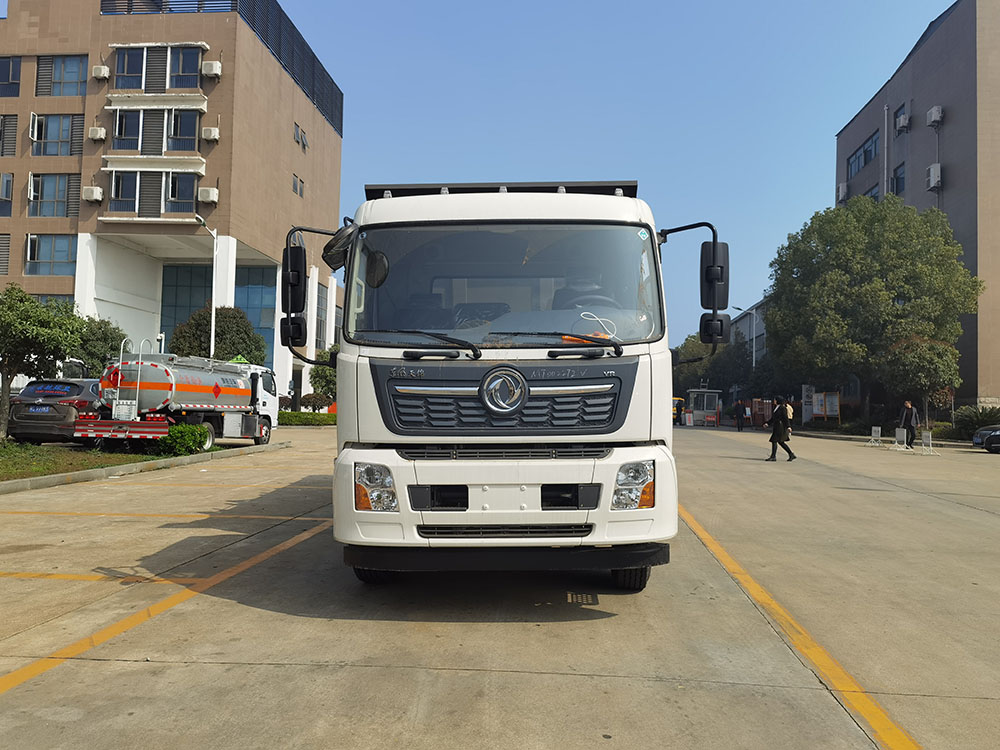 東風(fēng)天錦掛桶垃圾車 東風(fēng)天錦掛桶垃圾車