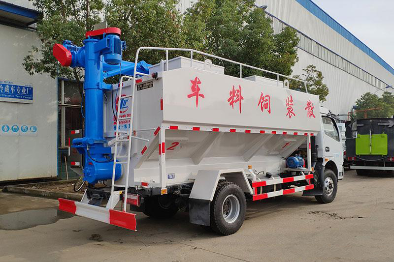 東風(fēng)多利卡散裝飼料運輸車 東風(fēng)多利卡散裝飼料運輸車