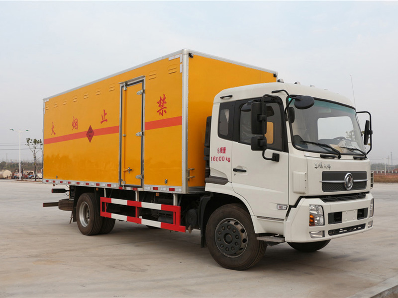 天錦6米2(9.9噸)爆破器材車(chē) 天錦6米2(9.9噸)爆破器材車(chē)