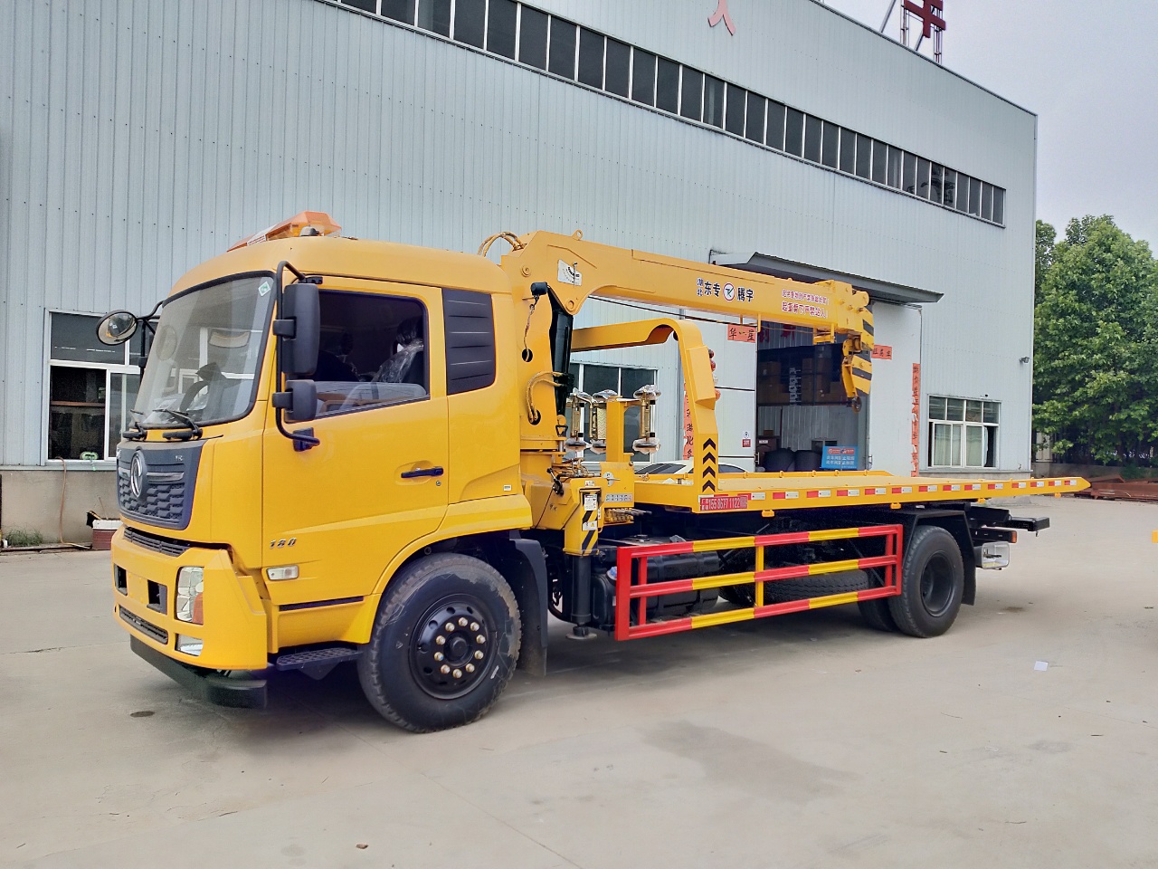 東風(fēng)天錦帶吊一拖二清障車 東風(fēng)天錦帶吊一拖二清障車