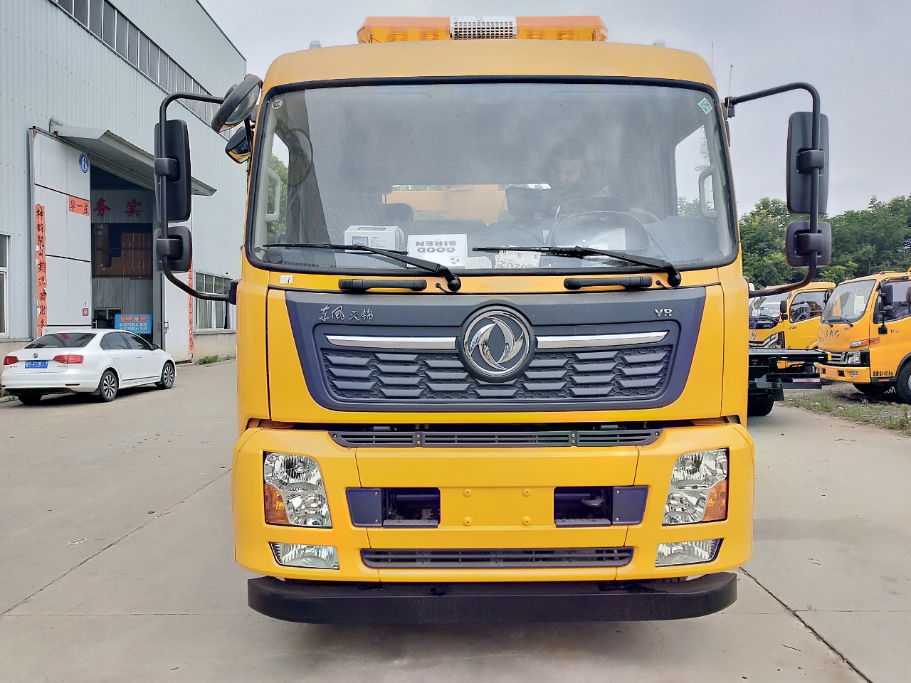 東風(fēng)天錦帶吊一拖二清障車 東風(fēng)天錦帶吊一拖二清障車